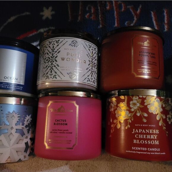 Used Japanese Cherry Blossom bath and body works 3-wick candle - Picture 15 of 16